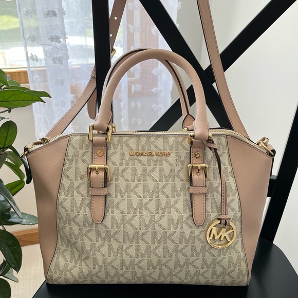 Michael Kors ❗️❗️Ciara large blush satchel - Picture 3 of 8